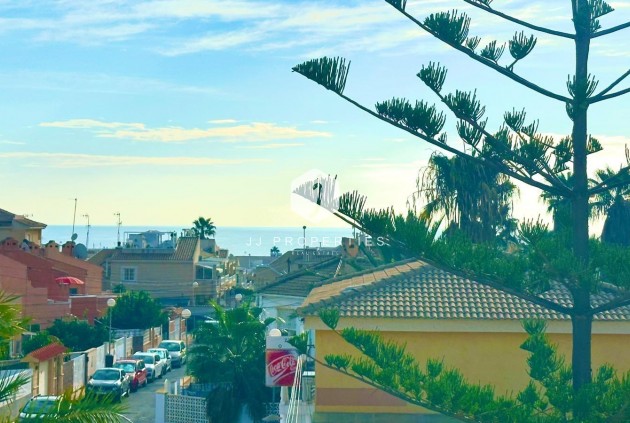 Segunda mano - Apartamento / piso -
Torrevieja - aguas nuevas