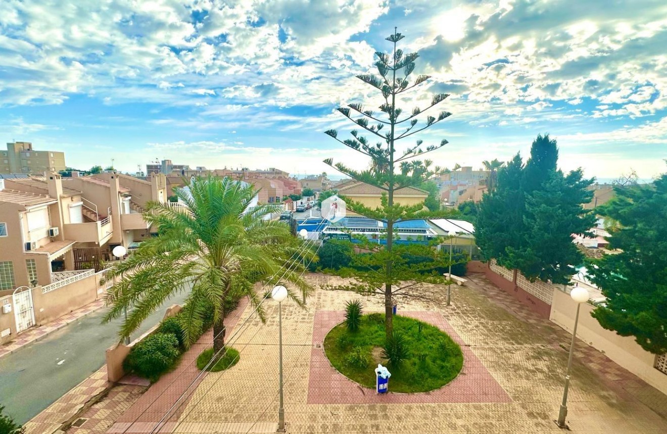 Segunda mano - Apartamento / piso -
Torrevieja - aguas nuevas