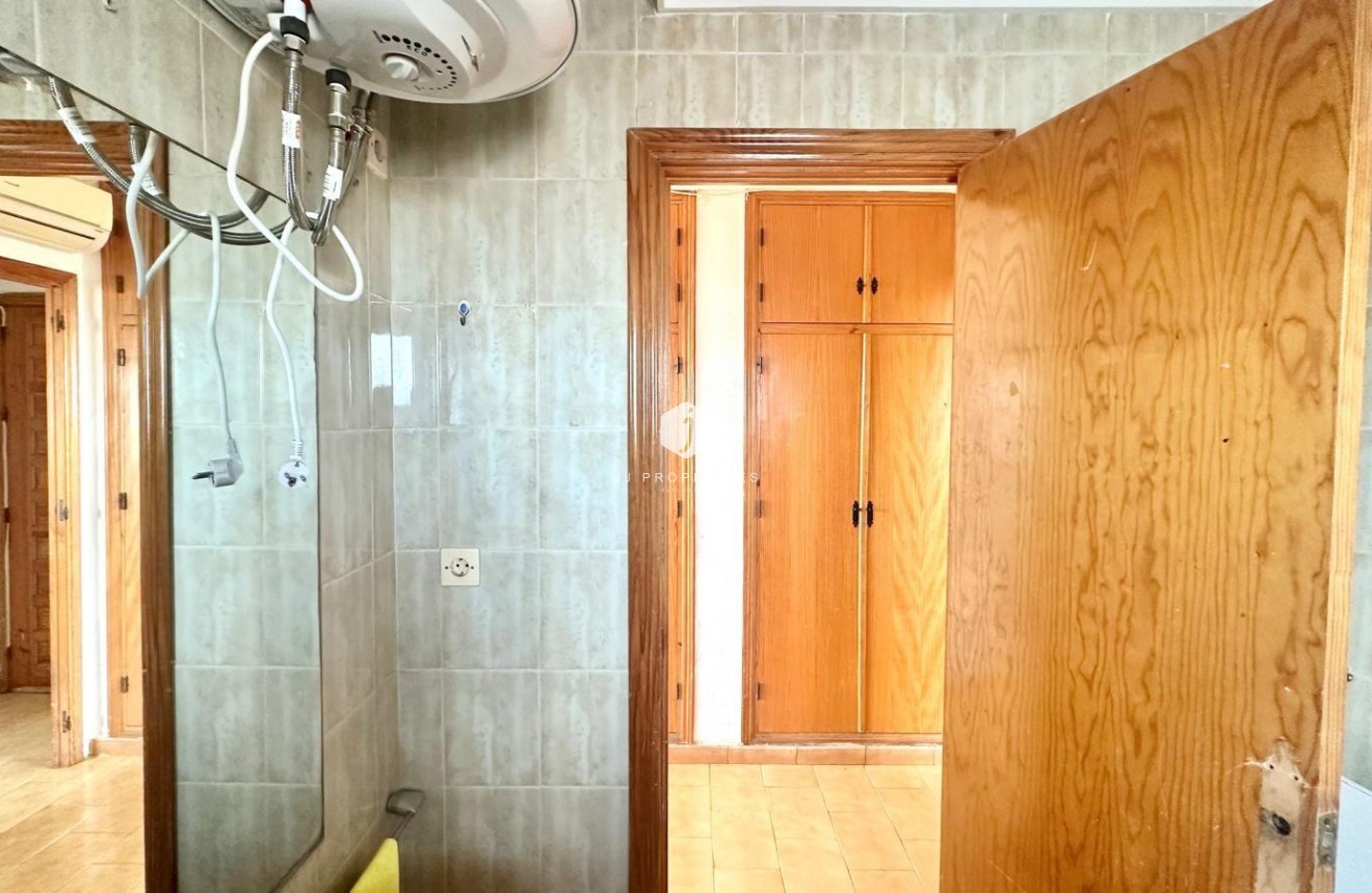 Segunda mano - Apartamento / piso -
Torrevieja - aguas nuevas