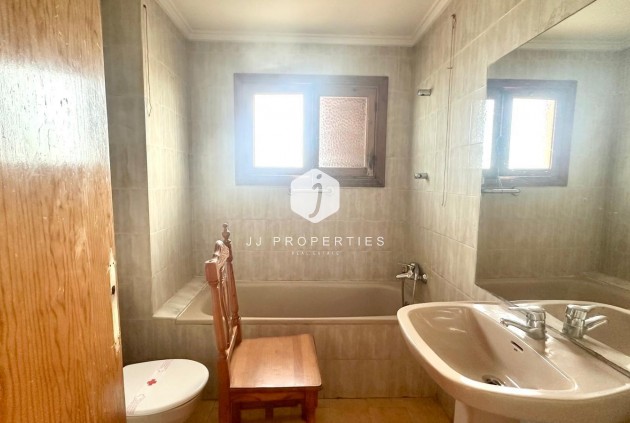 Segunda mano - Apartamento / piso -
Torrevieja - aguas nuevas