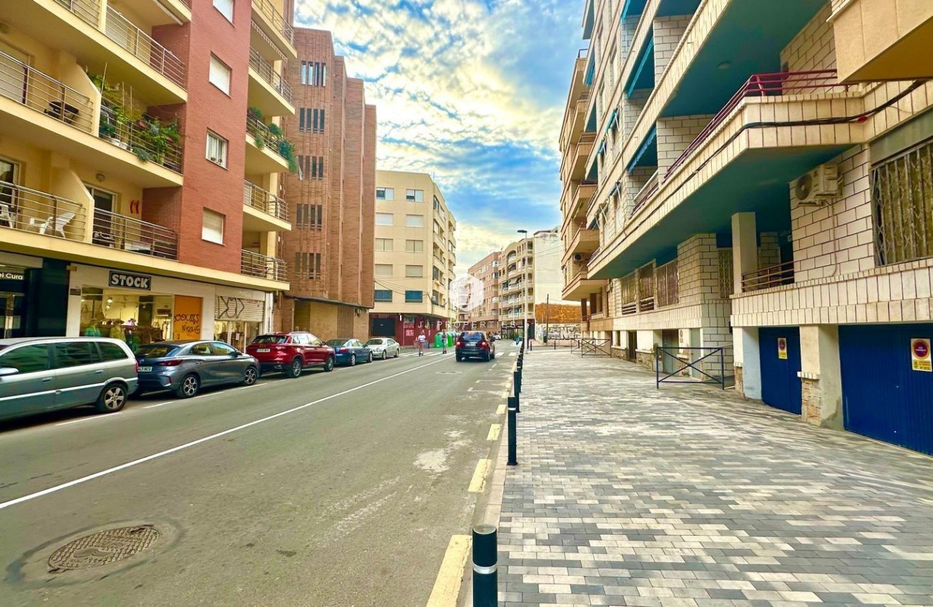 D'occasion - Appartement -
Torrevieja - Playa del Cura