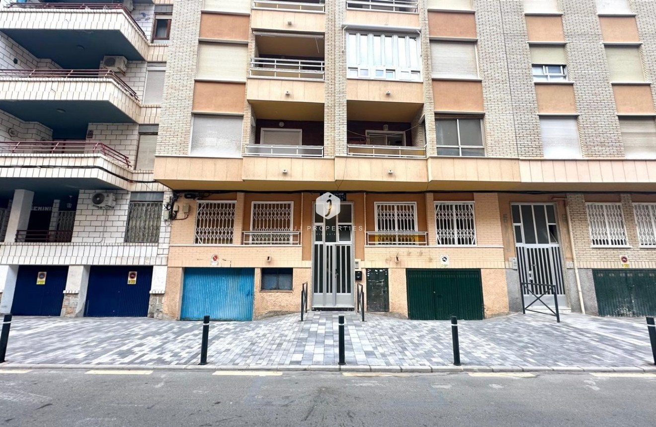 D'occasion - Appartement -
Torrevieja - Playa del Cura