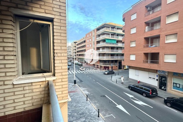 D'occasion - Appartement -
Torrevieja - Playa del Cura