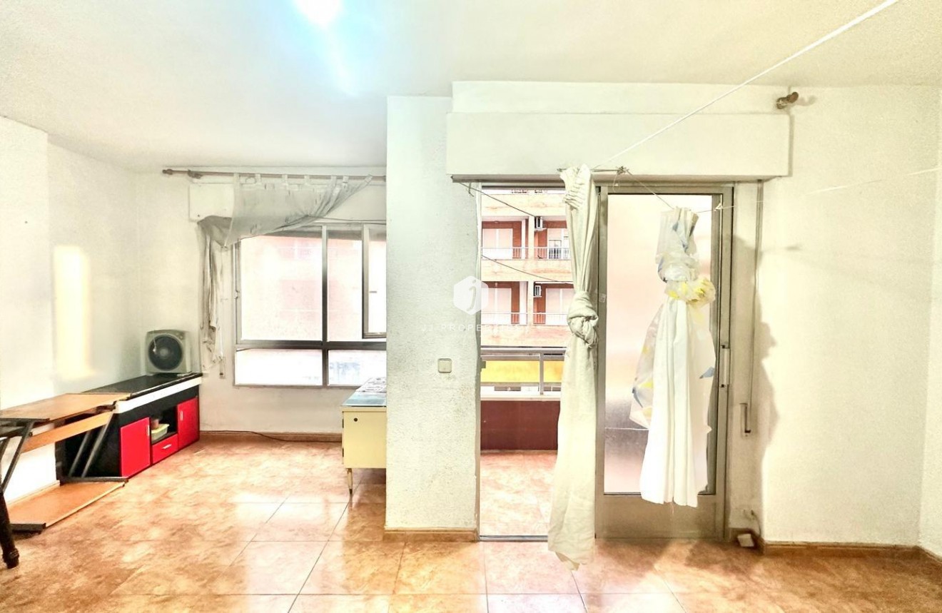 D'occasion - Appartement -
Torrevieja - Playa del Cura