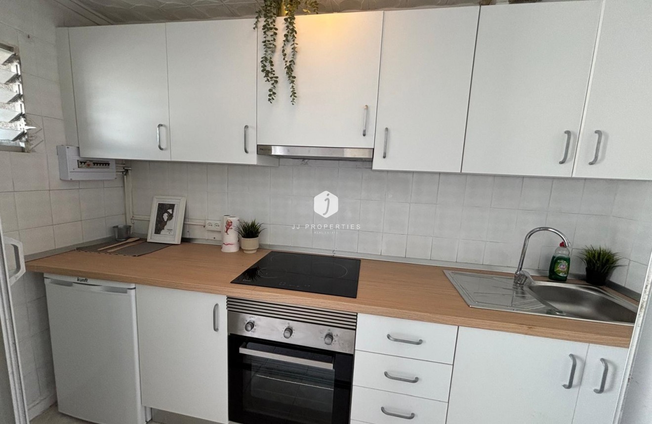 Segunda mano - Bungalow -
Torrevieja - La Siesta - El Salado - Torreta