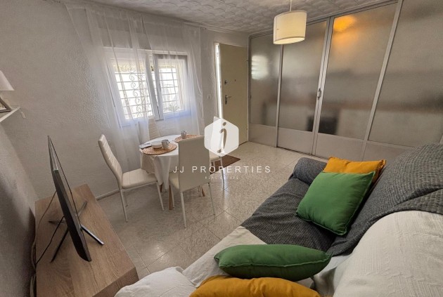 Segunda mano - Bungalow -
Torrevieja - La Siesta - El Salado - Torreta