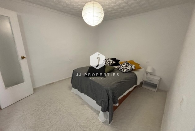 Segunda mano - Bungalow -
Torrevieja - La Siesta - El Salado - Torreta