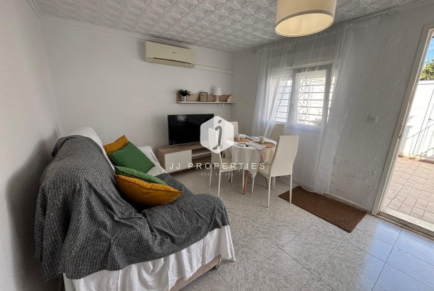 Segunda mano - Bungalow -
Torrevieja - La Siesta - El Salado - Torreta