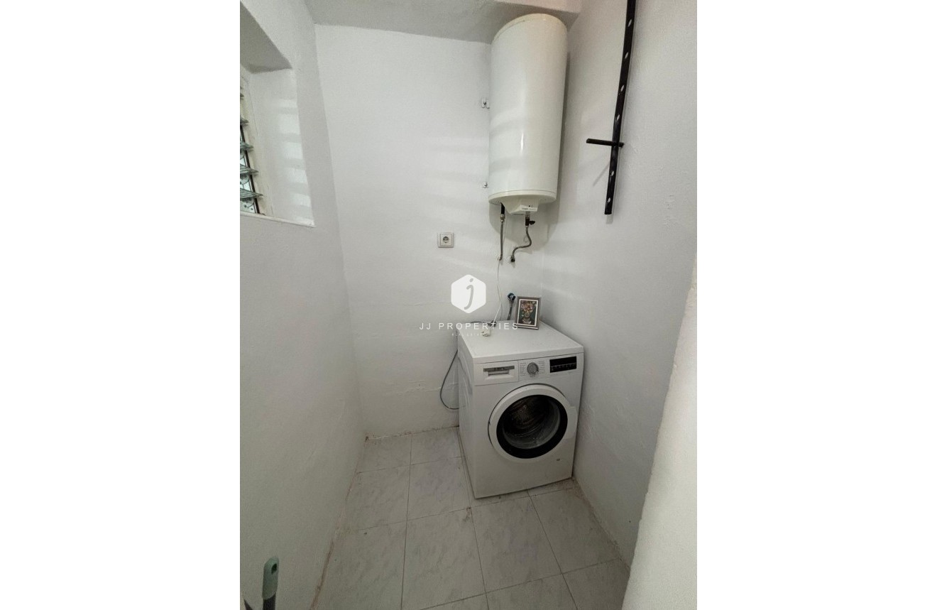 Segunda mano - Bungalow -
Torrevieja - La Siesta - El Salado - Torreta