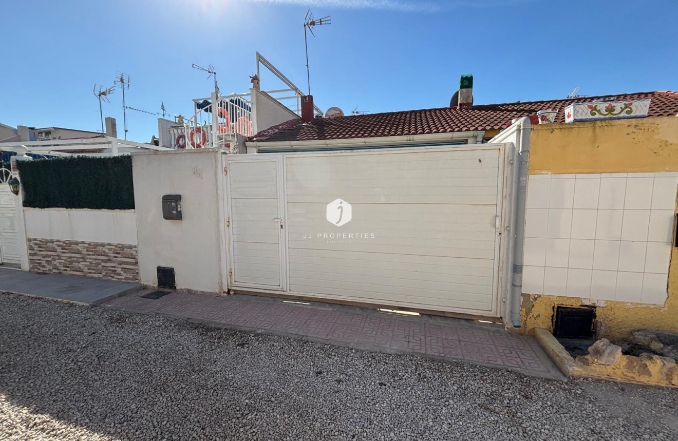 Segunda mano - Bungalow -
Torrevieja - La Siesta - El Salado - Torreta