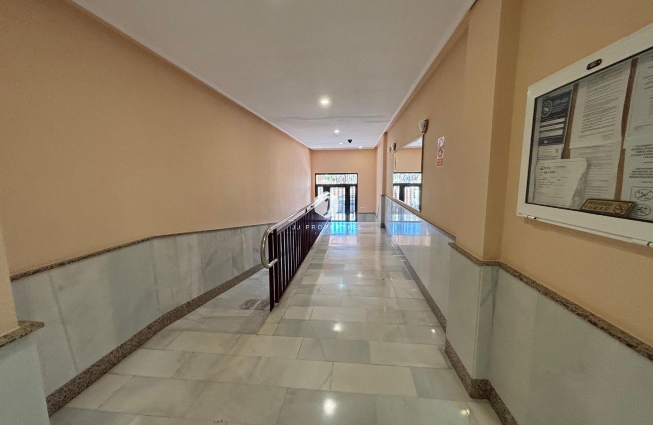 Segunda mano - Apartamento / piso -
Torrevieja - Playa del Cura