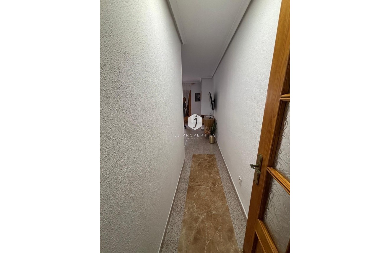 Segunda mano - Apartamento / piso -
Torrevieja - Los Frutales