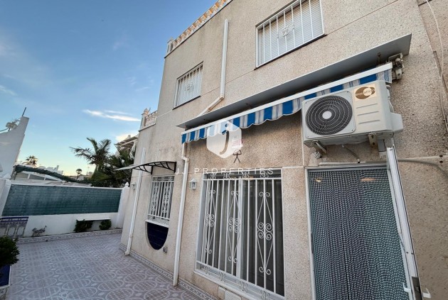 Segunda mano - Chalet -
Torrevieja - Carrefour