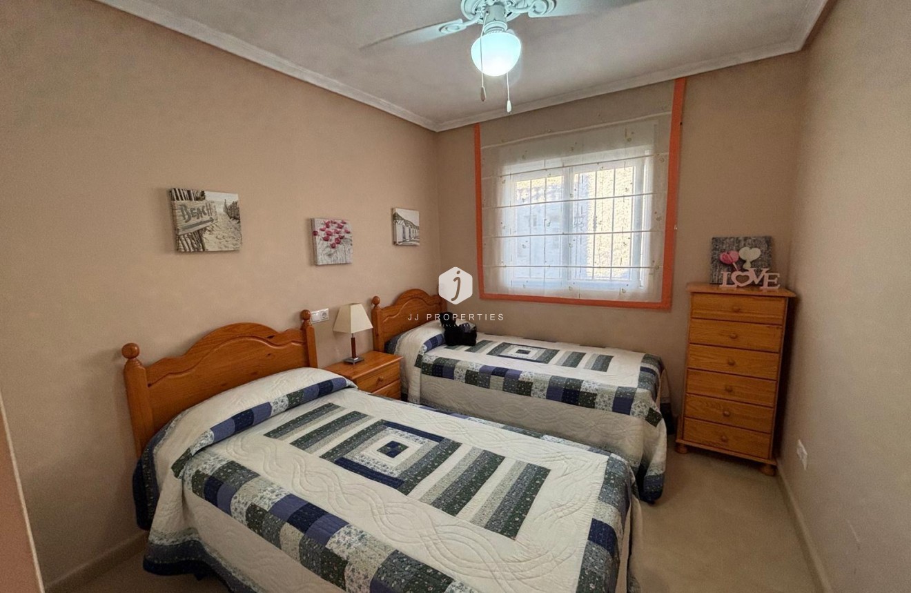 Segunda mano - Chalet -
Torrevieja - Carrefour