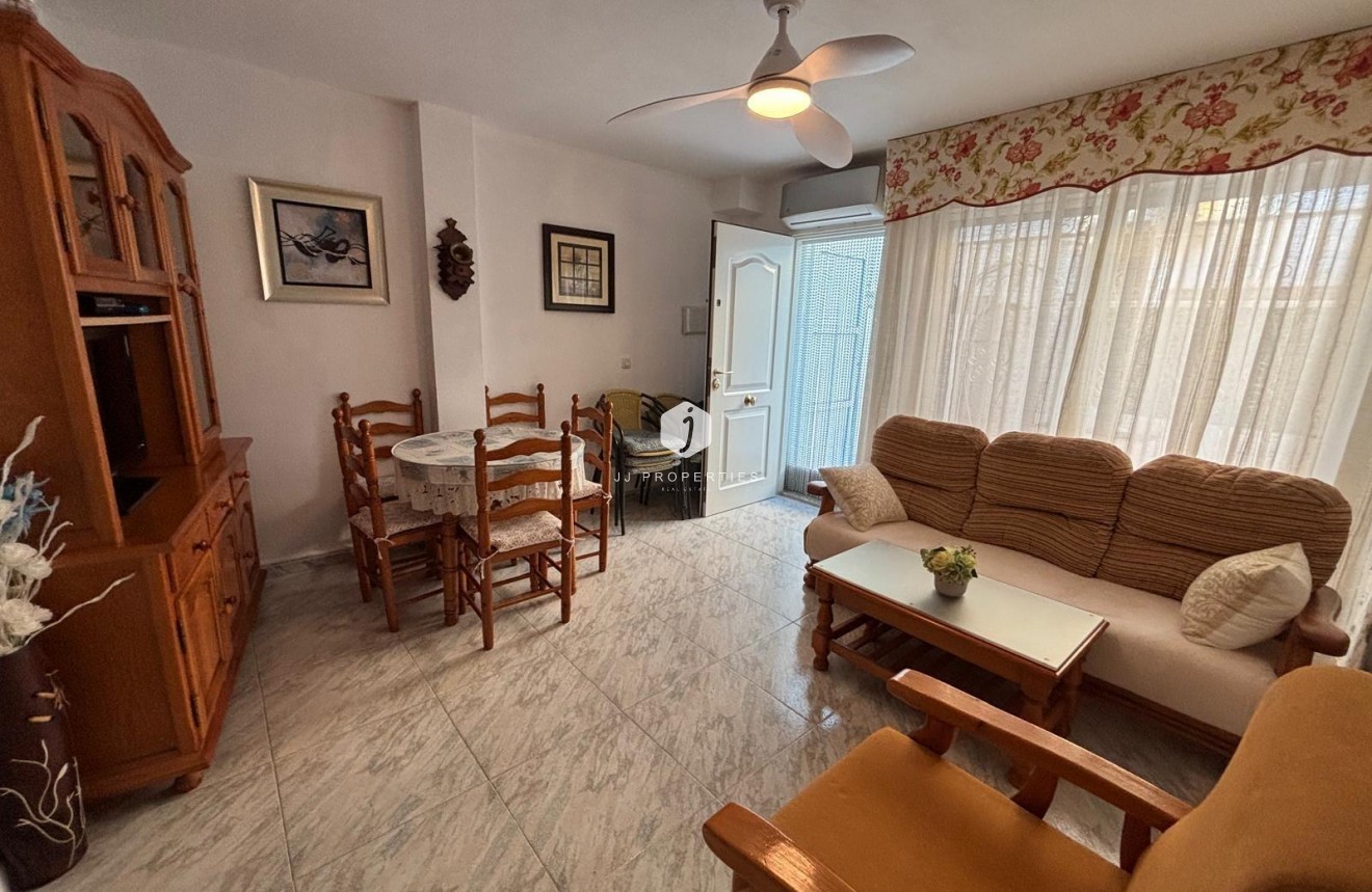 Segunda mano - Chalet -
Torrevieja - Carrefour