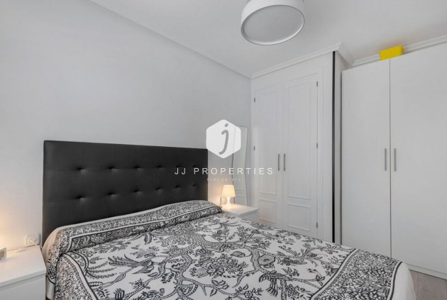 Z drugiej ręki - Mieszkanie w bloku -
Torrevieja - Costa Blanca