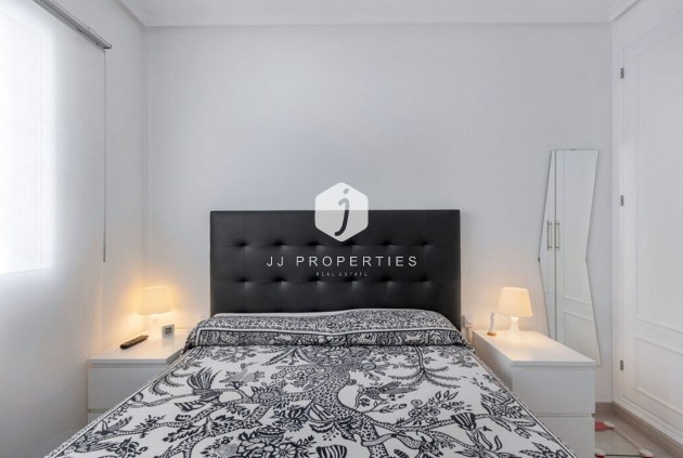 Z drugiej ręki - Mieszkanie w bloku -
Torrevieja - Costa Blanca