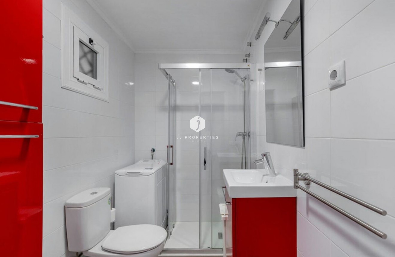 Z drugiej ręki - Mieszkanie w bloku -
Torrevieja - Costa Blanca