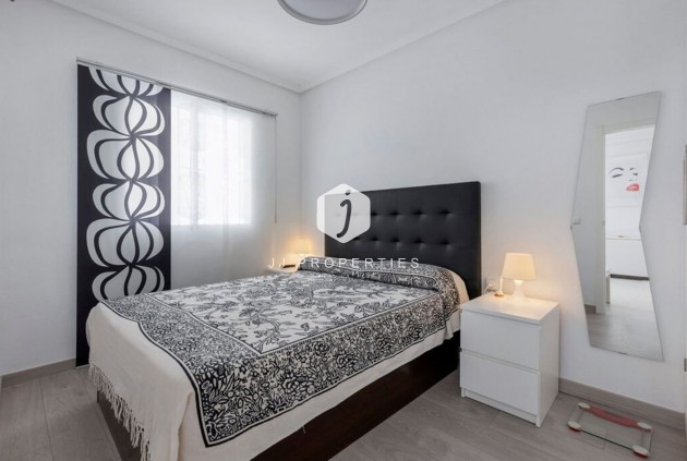 Z drugiej ręki - Mieszkanie w bloku -
Torrevieja - Costa Blanca