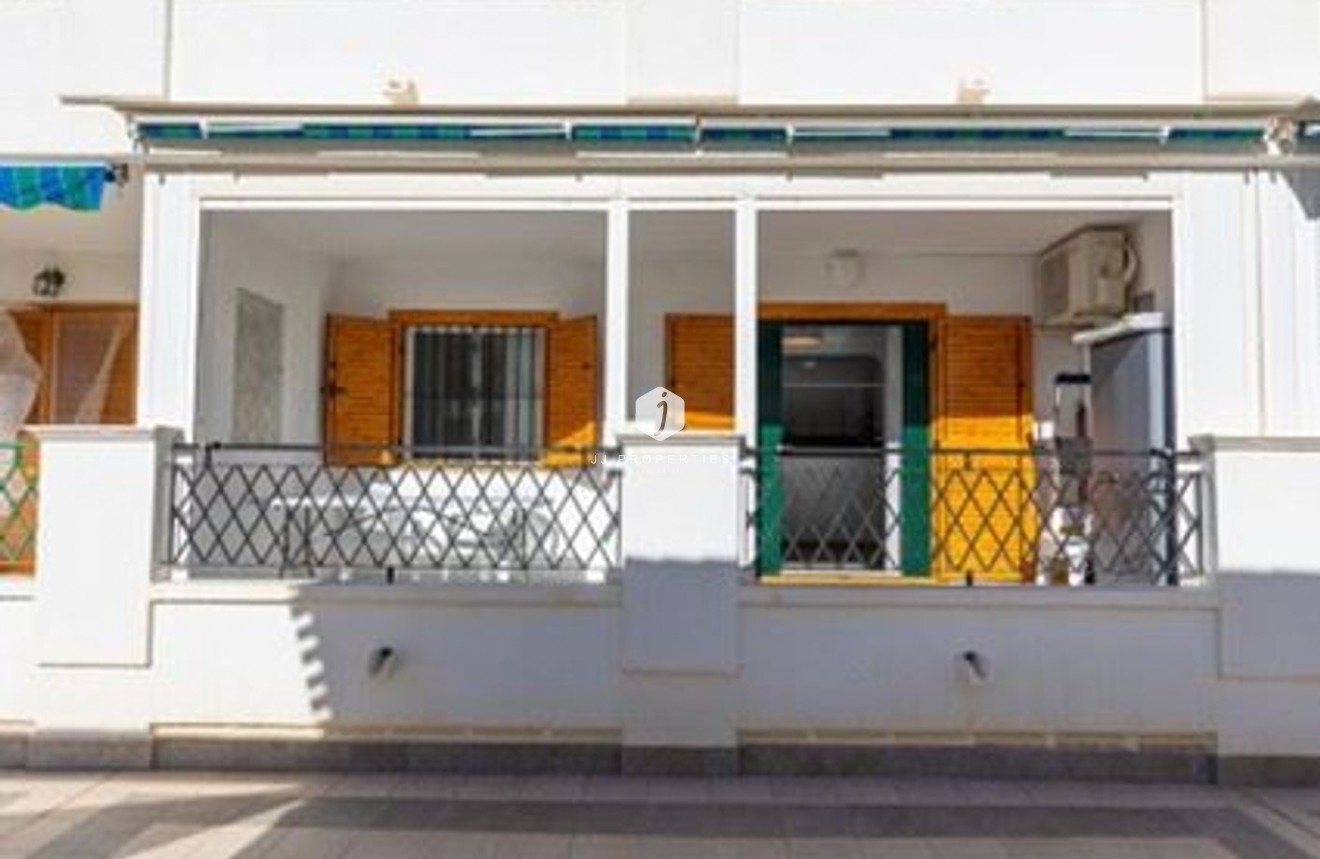 Z drugiej ręki - Mieszkanie w bloku -
Torrevieja - Costa Blanca