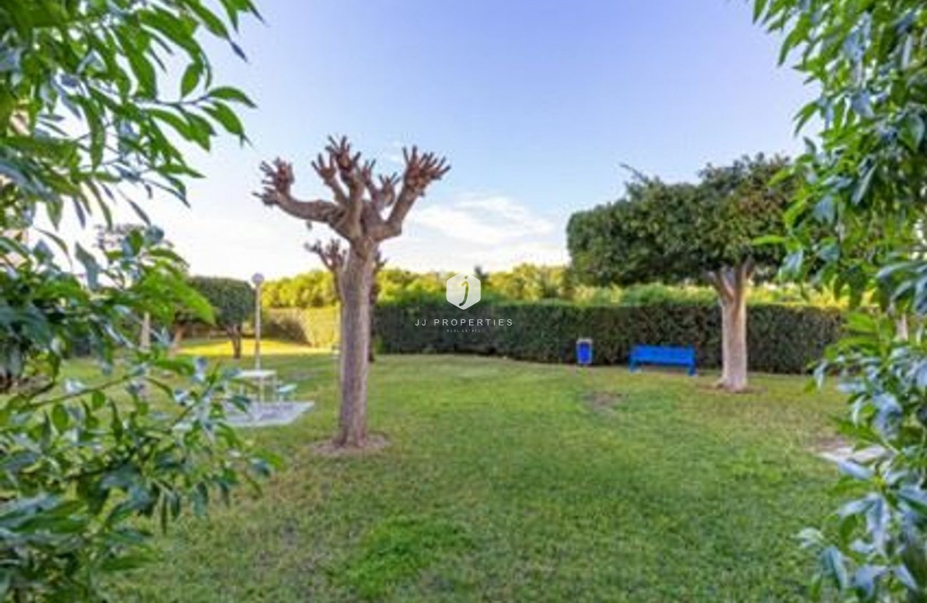 Z drugiej ręki - Mieszkanie w bloku -
Torrevieja - Costa Blanca