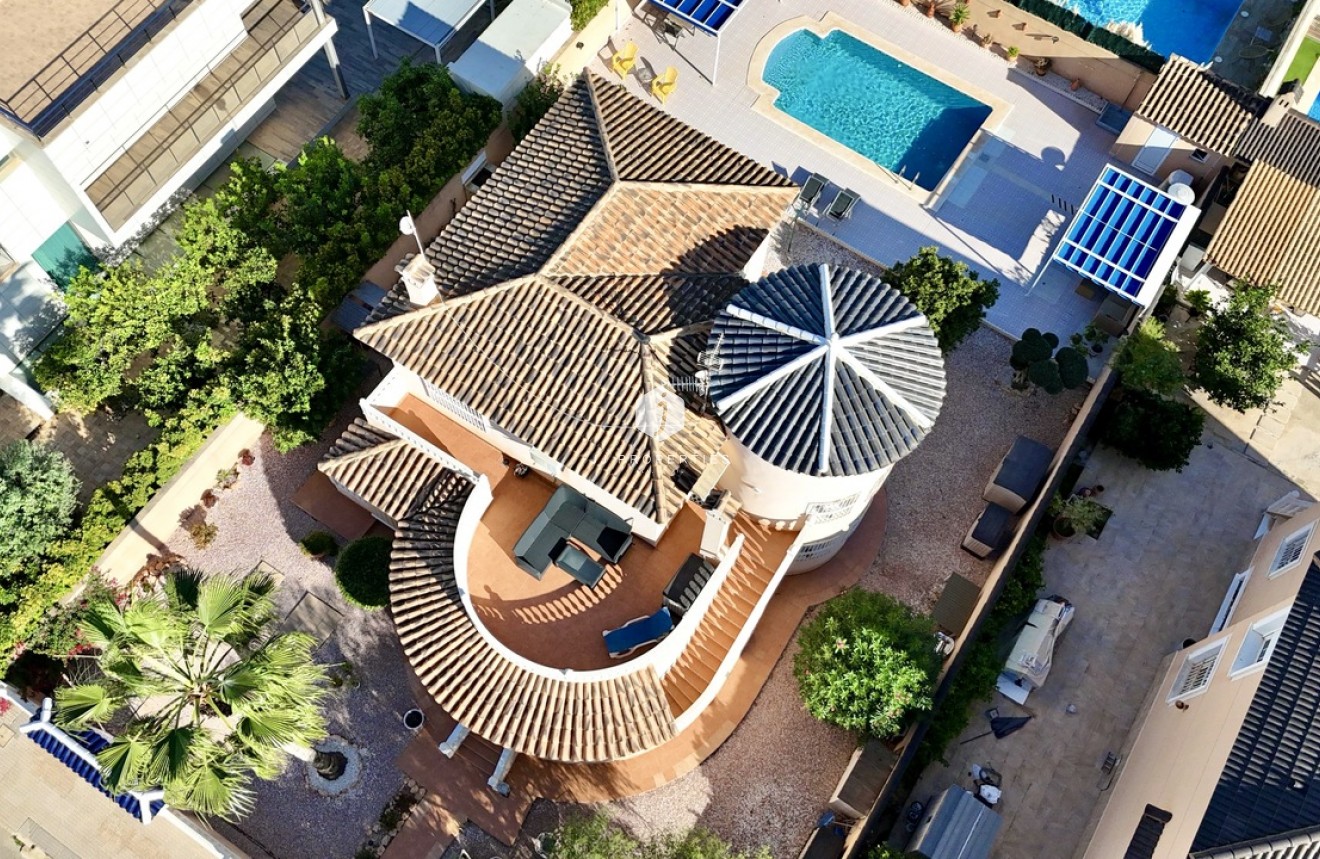 Segunda mano - Villa -
La Zenia - Costa Blanca