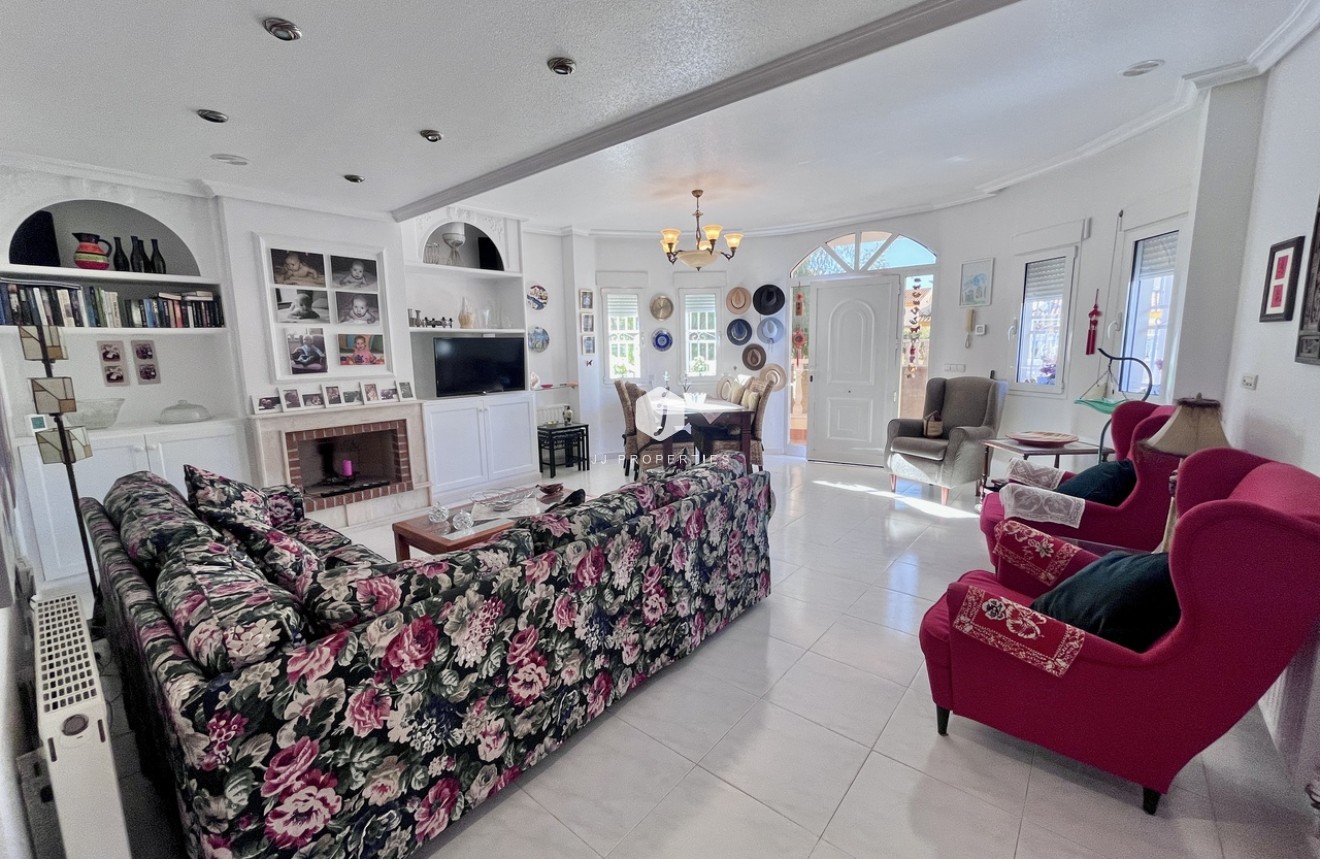 Segunda mano - Villa -
La Zenia - Costa Blanca