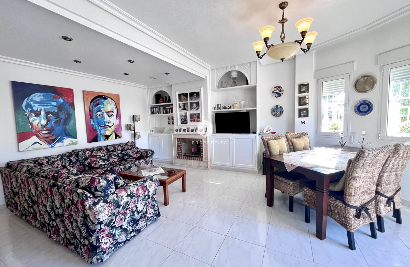 Segunda mano - Villa -
La Zenia - Costa Blanca