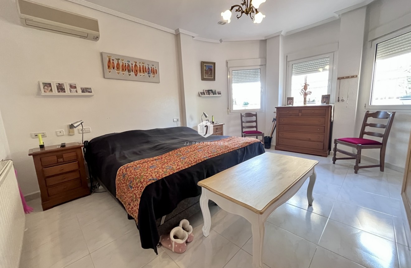 Segunda mano - Villa -
La Zenia - Costa Blanca