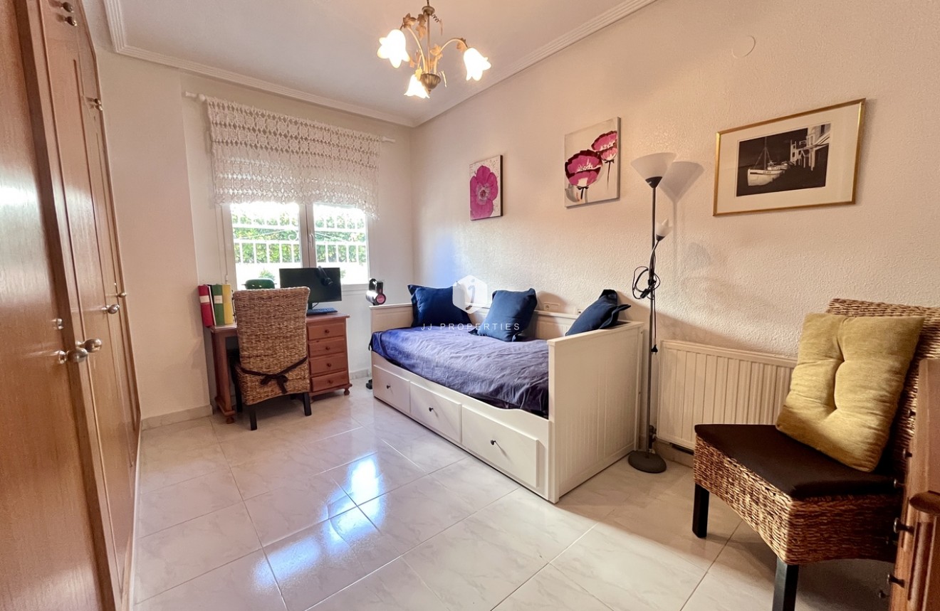 Segunda mano - Villa -
La Zenia - Costa Blanca