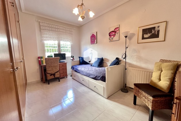 Segunda mano - Villa -
La Zenia - Costa Blanca