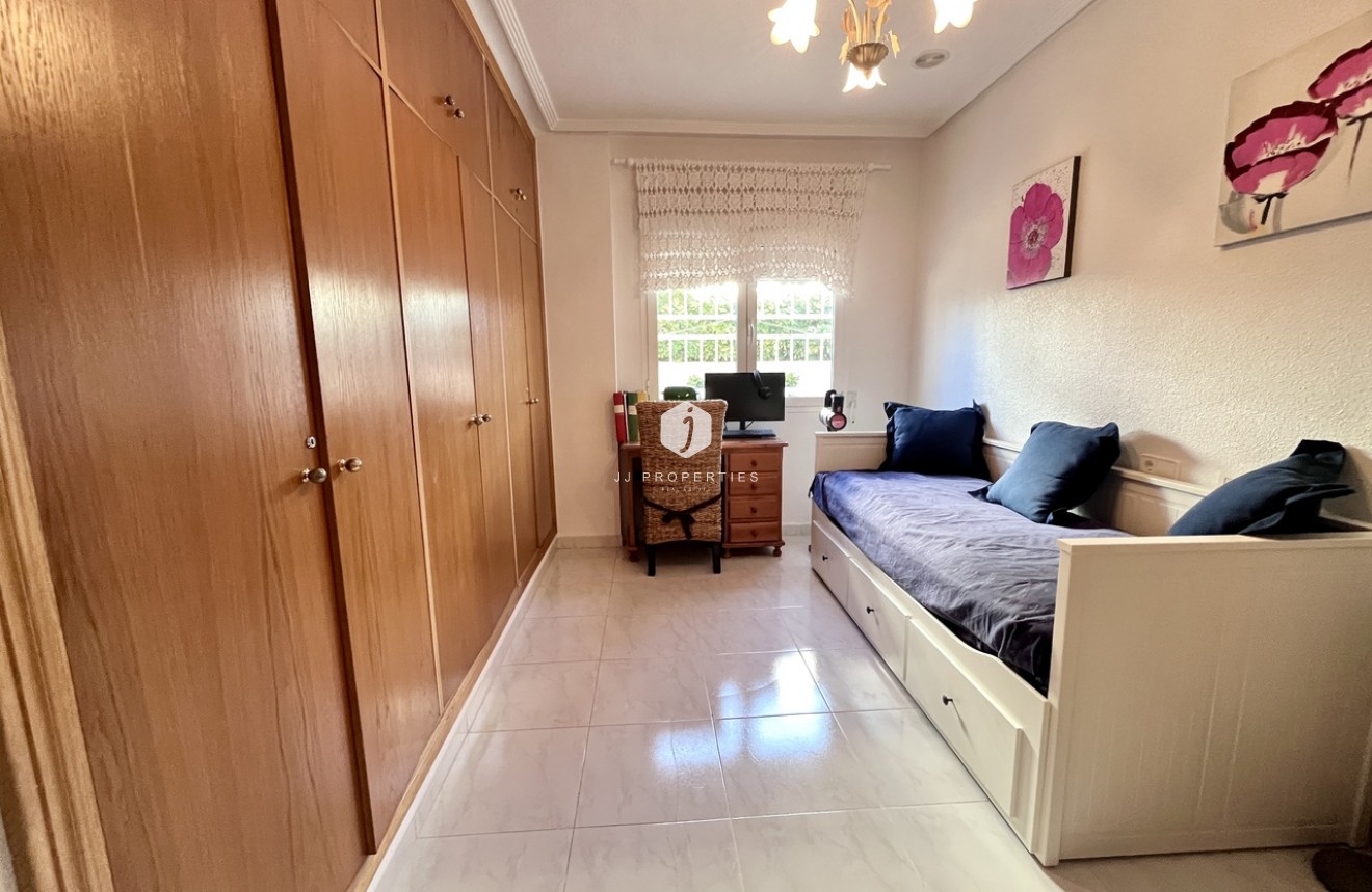 Segunda mano - Villa -
La Zenia - Costa Blanca