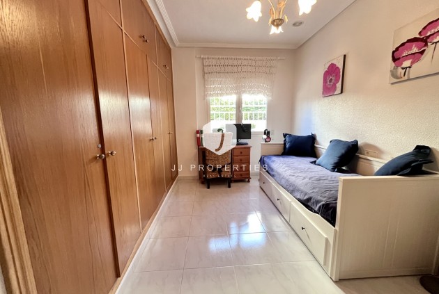 Segunda mano - Villa -
La Zenia - Costa Blanca