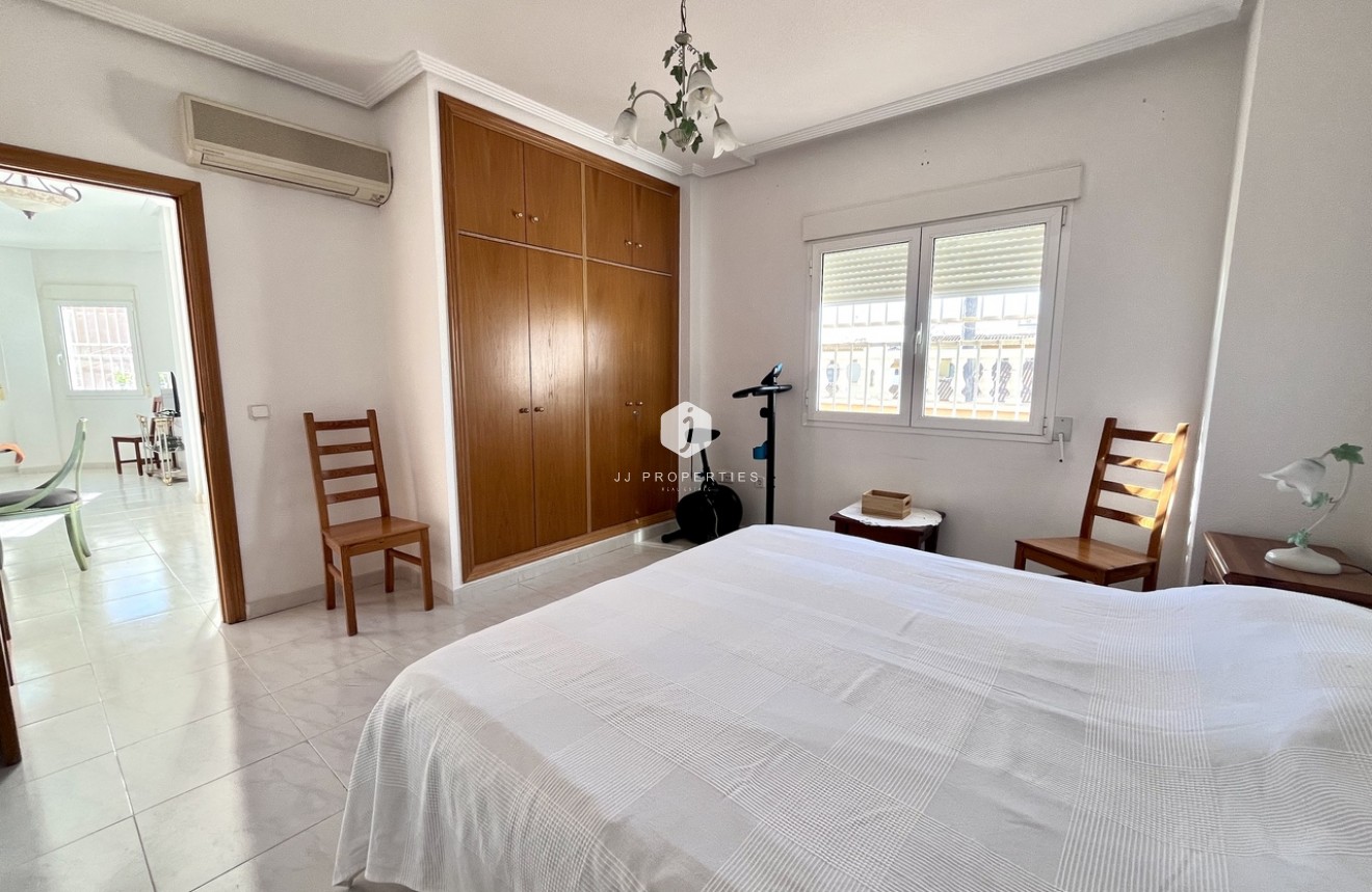 Segunda mano - Villa -
La Zenia - Costa Blanca