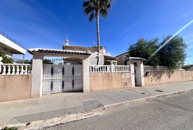 Segunda mano - Villa -
La Zenia - Costa Blanca