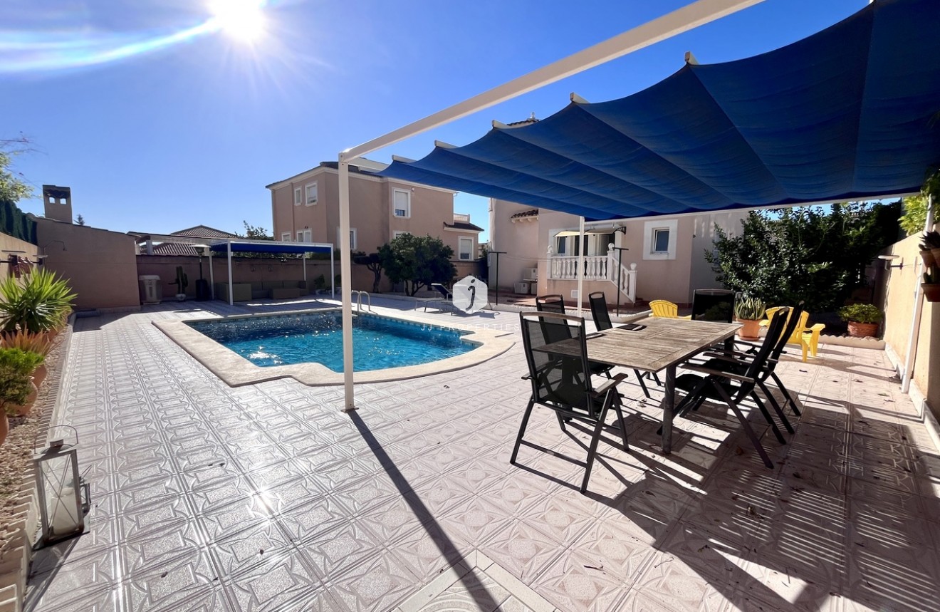 Segunda mano - Villa -
La Zenia - Costa Blanca