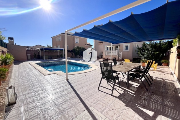 Segunda mano - Villa -
La Zenia - Costa Blanca