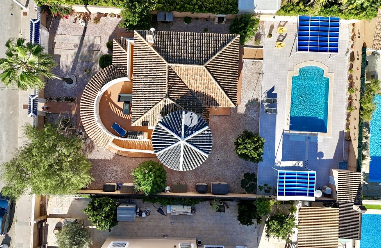 Segunda mano - Villa -
La Zenia - Costa Blanca