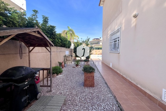 Segunda mano - Villa -
La Zenia - Costa Blanca