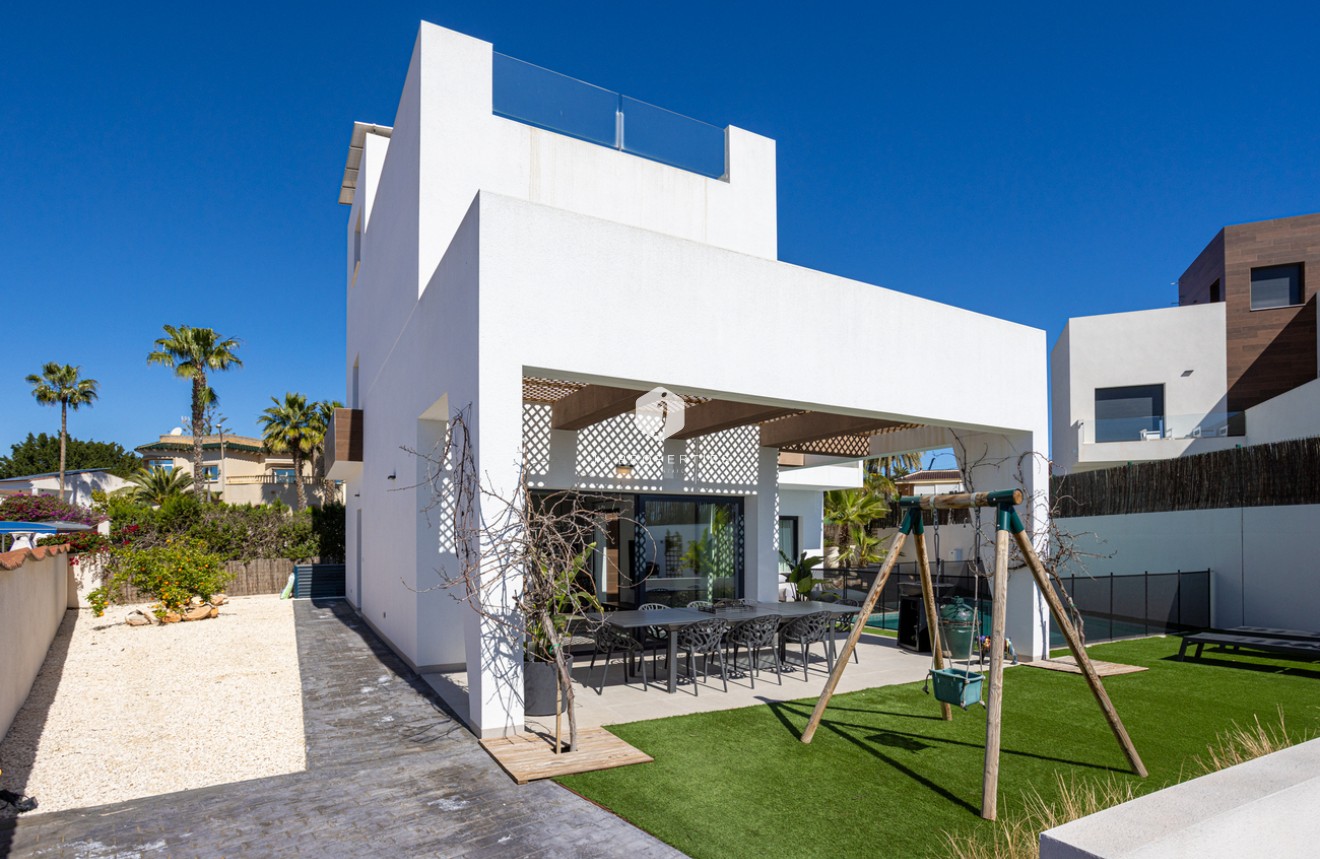 Segunda mano - Villa -
Ciudad Quesada - center