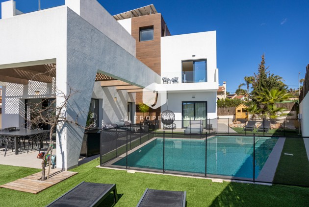 Segunda mano - Villa -
Ciudad Quesada - center