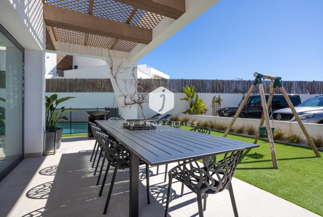 Segunda mano - Villa -
Ciudad Quesada - center