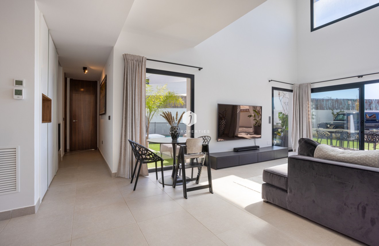 Segunda mano - Villa -
Ciudad Quesada - center