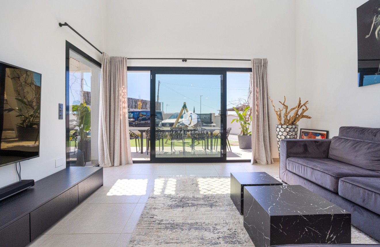 Segunda mano - Villa -
Ciudad Quesada - center