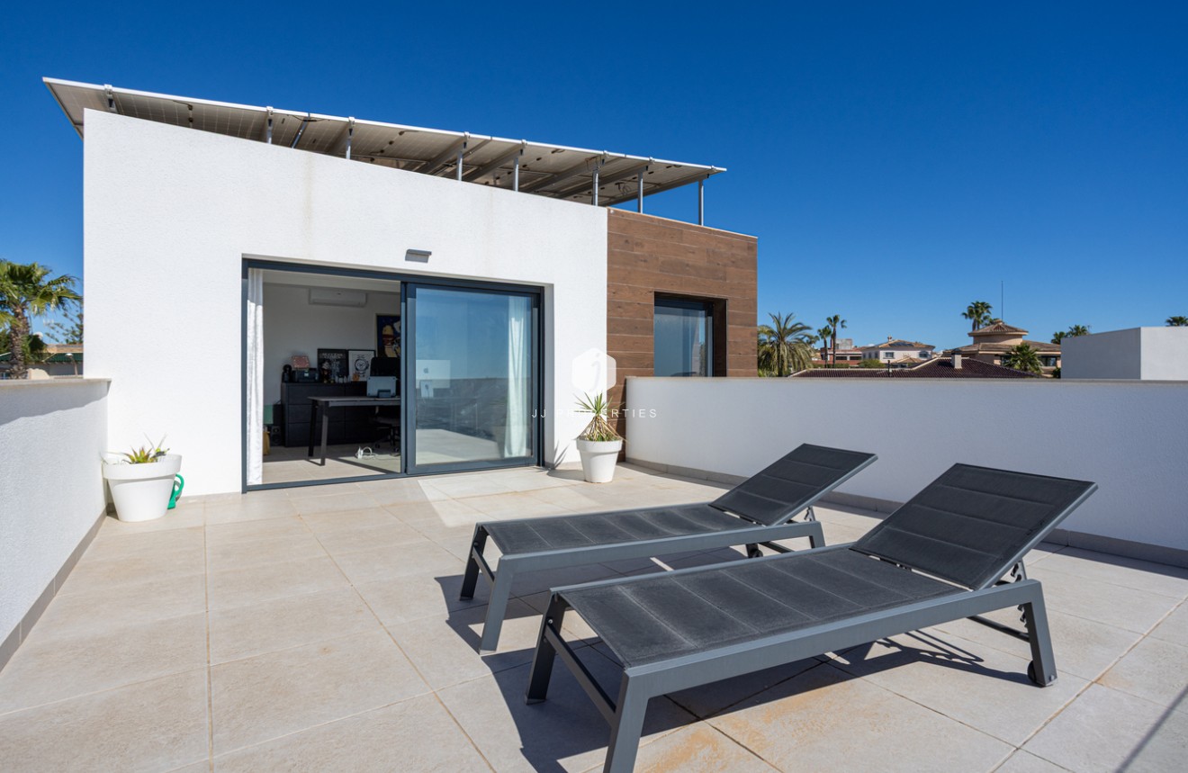 Segunda mano - Villa -
Ciudad Quesada - center