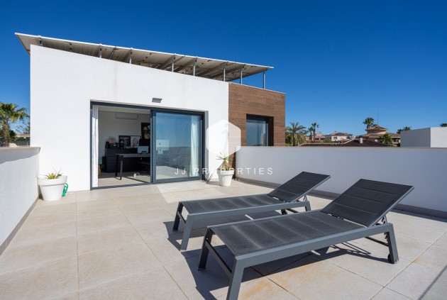 Segunda mano - Villa -
Ciudad Quesada - center