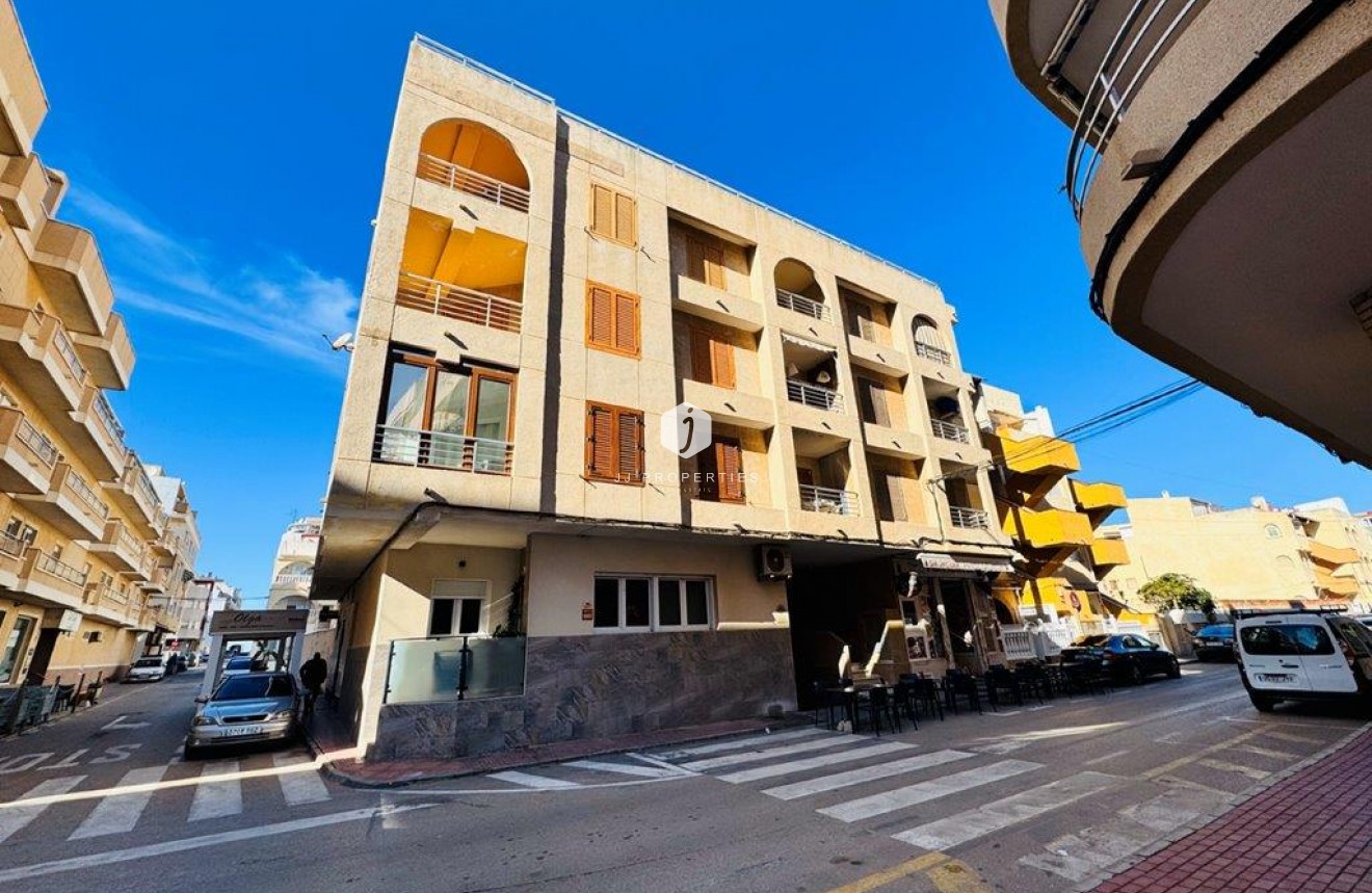 Segunda mano - Apartamento / piso -
La Mata - Costa Blanca