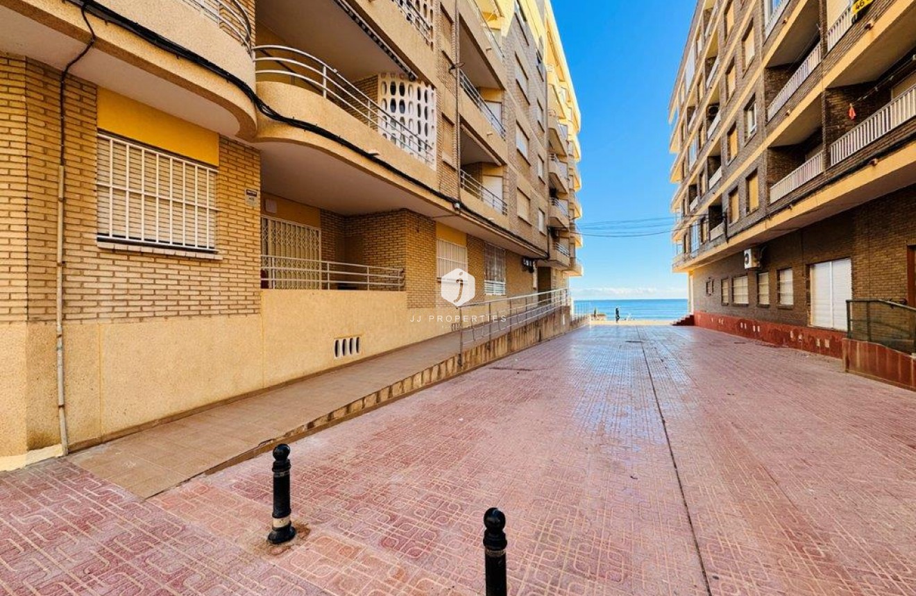 Segunda mano - Apartamento / piso -
La Mata - Costa Blanca