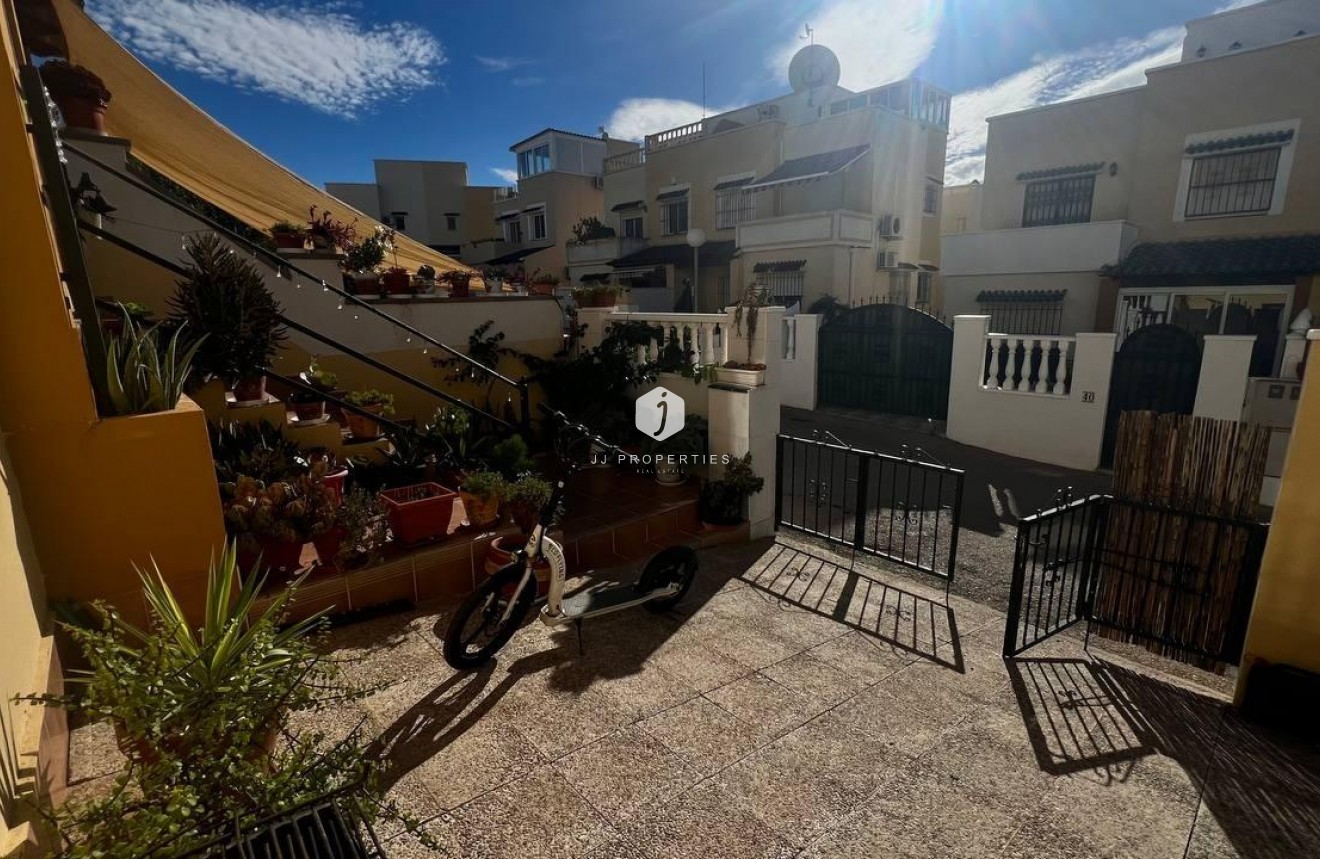 D'occasion - Chalet -
Orihuela Costa - Los Almendros-la Florida