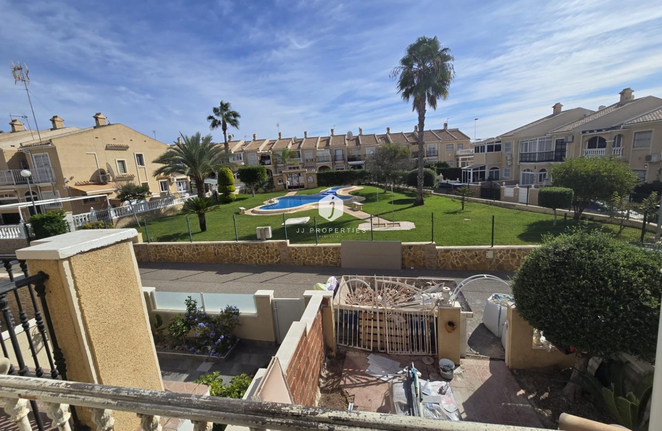 Segunda mano - Chalet -
Torrevieja - aguas nuevas